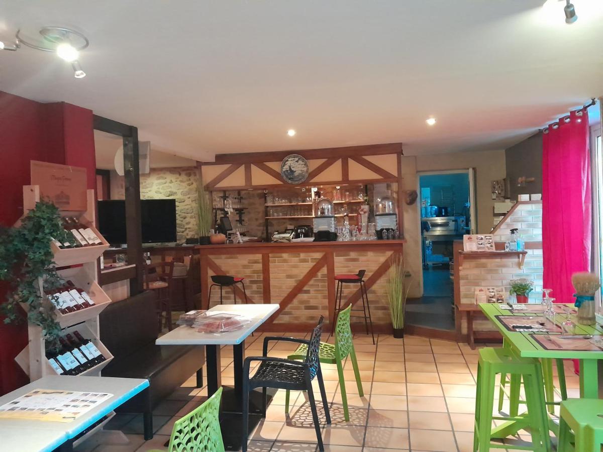 Auberge La Marchadaine Montrollet Екстер'єр фото