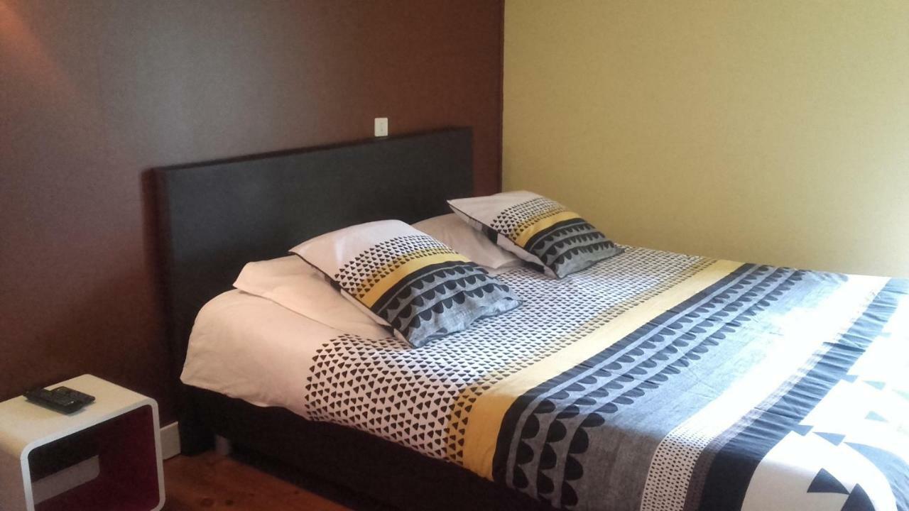 Auberge La Marchadaine Montrollet Екстер'єр фото