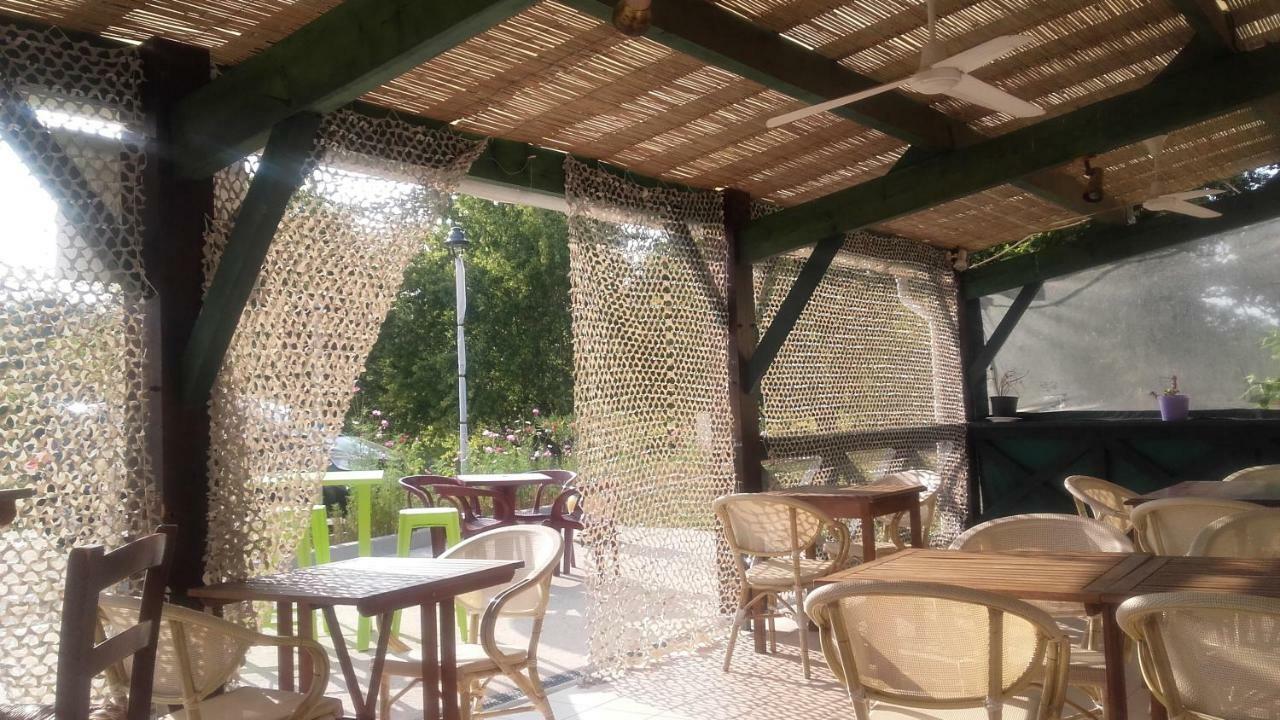 Auberge La Marchadaine Montrollet Екстер'єр фото